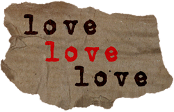 табличка с надписью LOVE